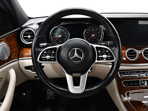 Certified 2019 Mercedes-Benz E 450 4MATIC Wagon image 9