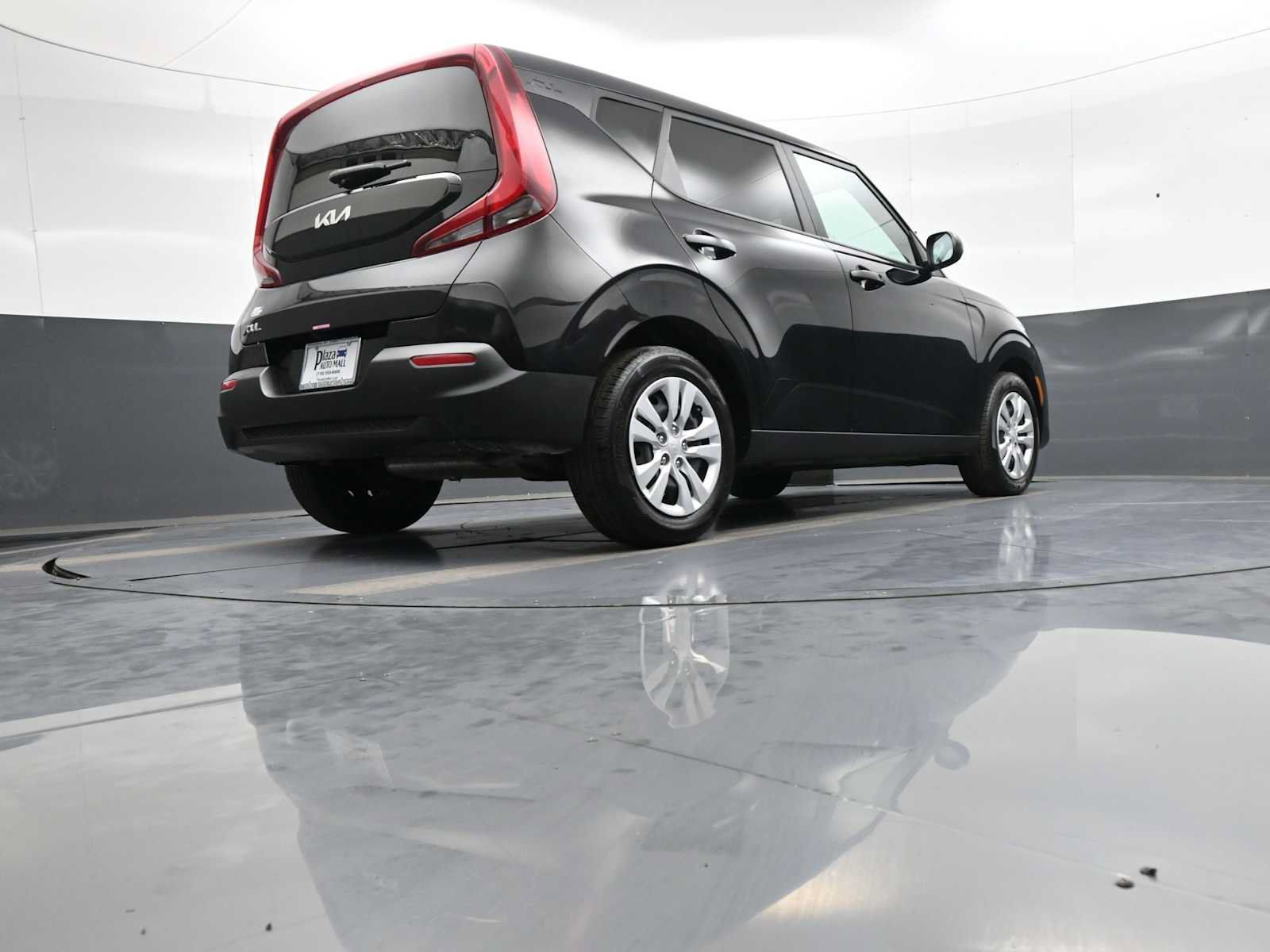 Used 2022 Kia Soul LX FWD image 28