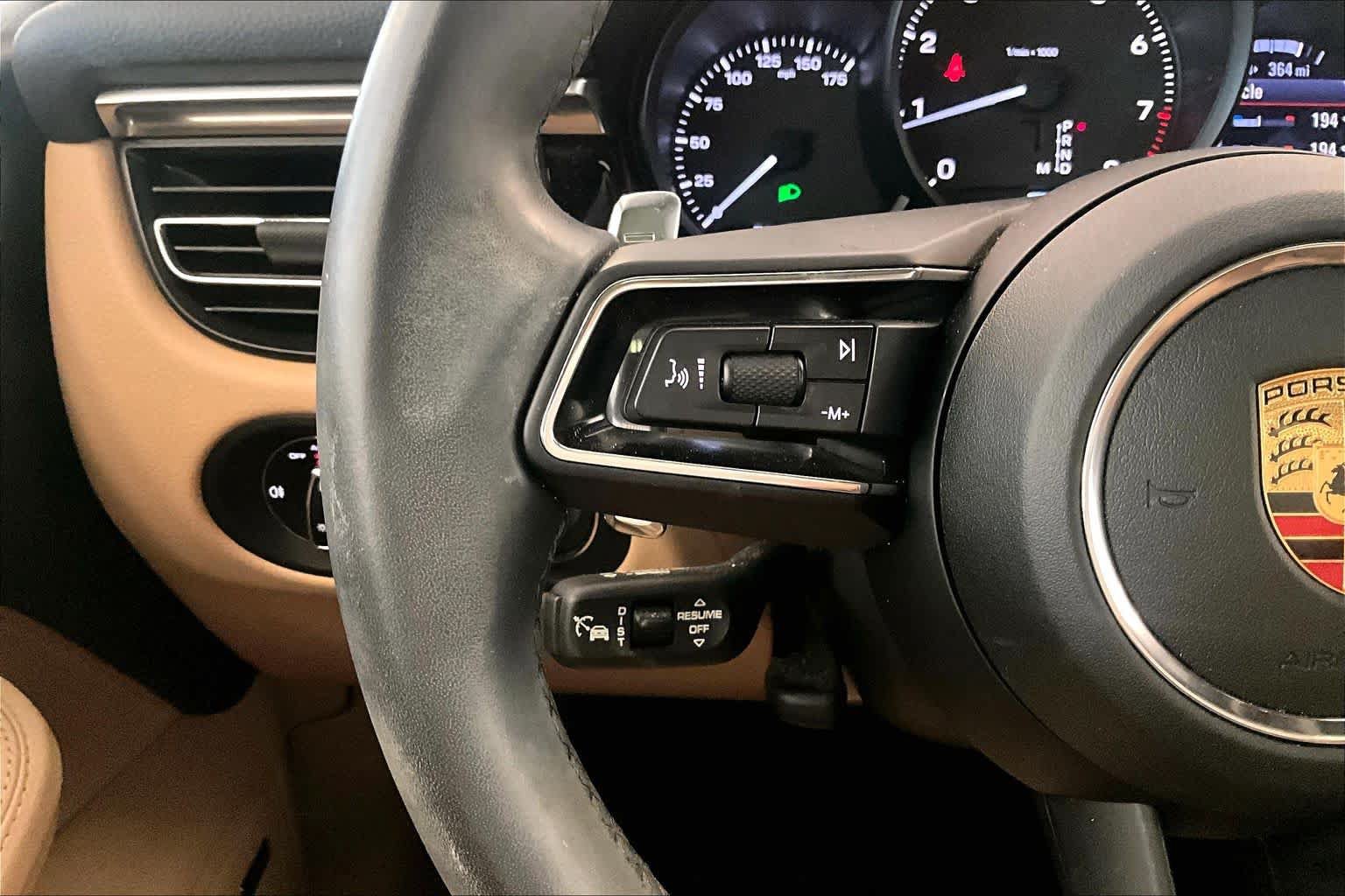 Used 2024 Porsche Macan AWD/4WD image 21