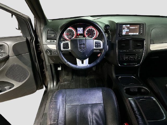 Used 2016 Dodge Grand Caravan R/T w/ Driver Convenience Group FWD image 23