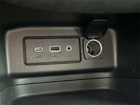 Used 2022 Chevrolet Equinox LT image 38