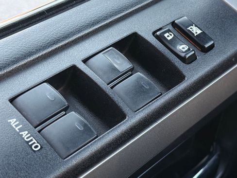 Used 2014 Toyota 4Runner Limited image 33