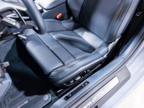 Used 2024 Porsche 911 Carrera GTS w/ Premium Package image 37