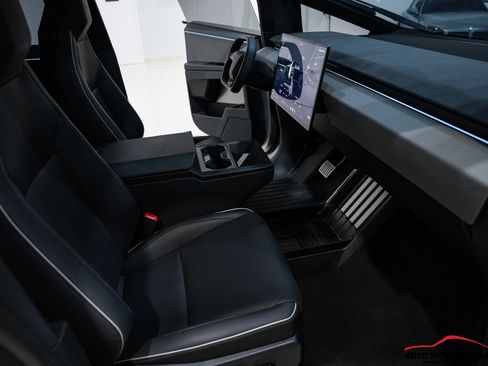 Used 2026 Tesla Cybertruck AWD Crew Cab image 11