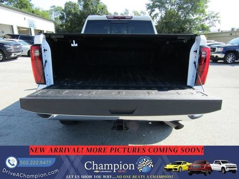 Used 2026 GMC Sierra 2500 SLT AWD/4WD image 6