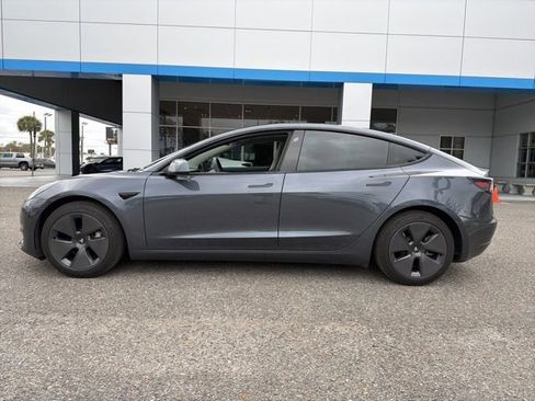 Used 2023 Tesla Model 3 Standard Range image 4