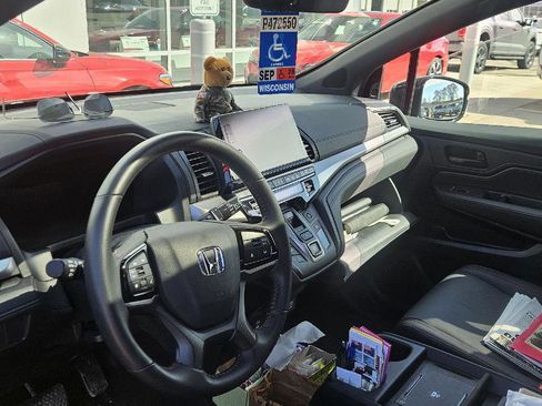 Used 2025 Honda Odyssey Sport-L image 16