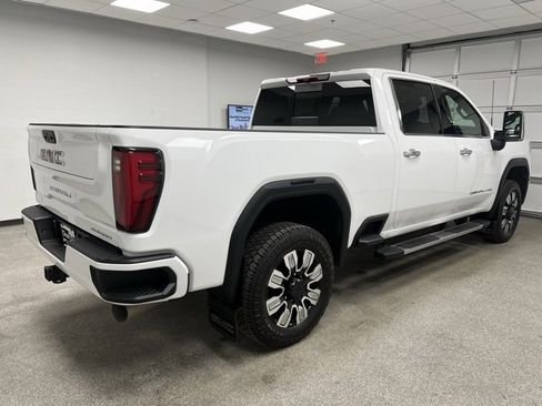 Used 2024 GMC Sierra 2500 Denali image 12