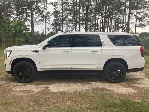New 2026 GMC Yukon XL Denali w/ Advanced Technology Package RWD image 1