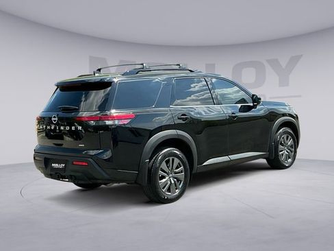 Used 2025 Nissan Pathfinder SV w/ SV Premium Package AWD/4WD image 5