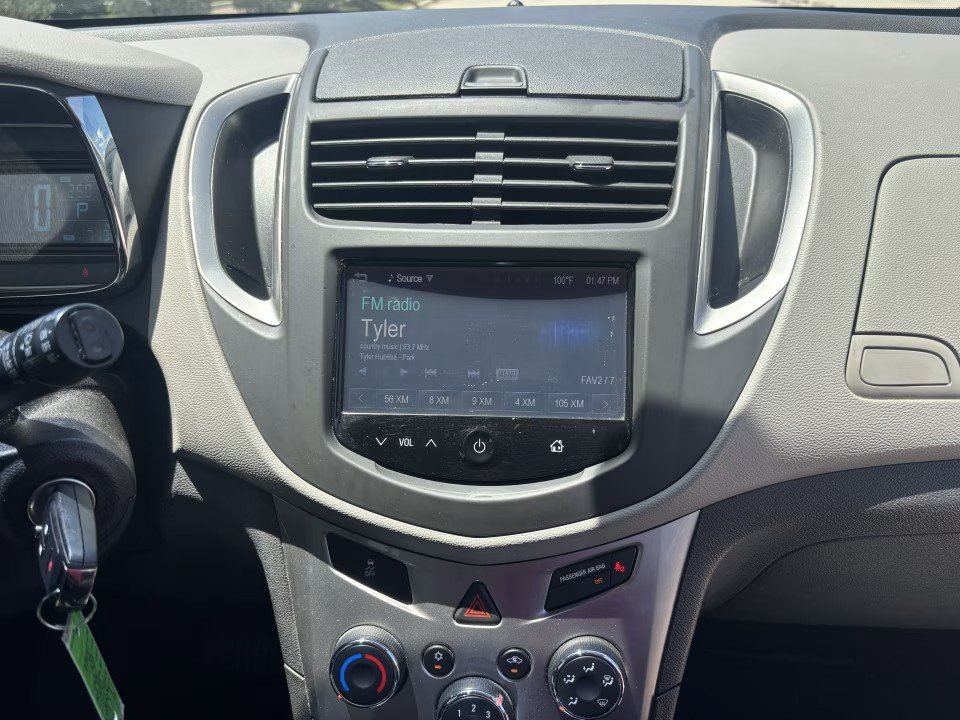 Used 2015 Chevrolet Trax LT w/ LT Plus Package FWD image 17