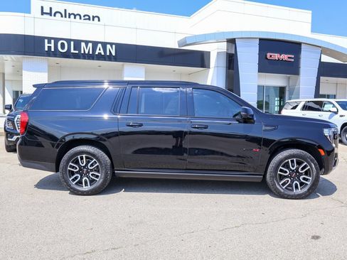 Used 2023 GMC Yukon XL AT4 w/ AT4 Premium Plus Package AWD/4WD image 2