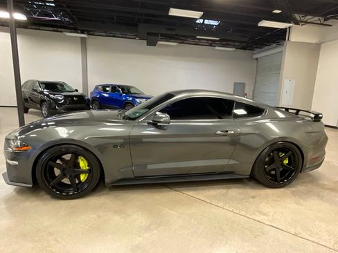 Used 2018 Ford Mustang GT Premium w/ GT Performance Package RWD image 3