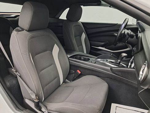 Used 2019 Chevrolet Camaro LT image 27