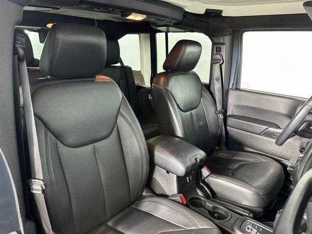 Used 2017 Jeep Wrangler Unlimited Sahara AWD/4WD image 24