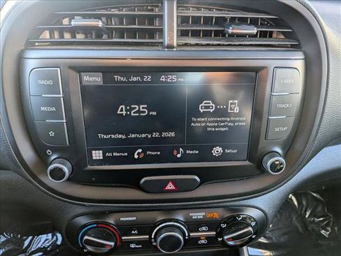 Used 2023 Kia Soul LX w/ LX Technology Package image 12