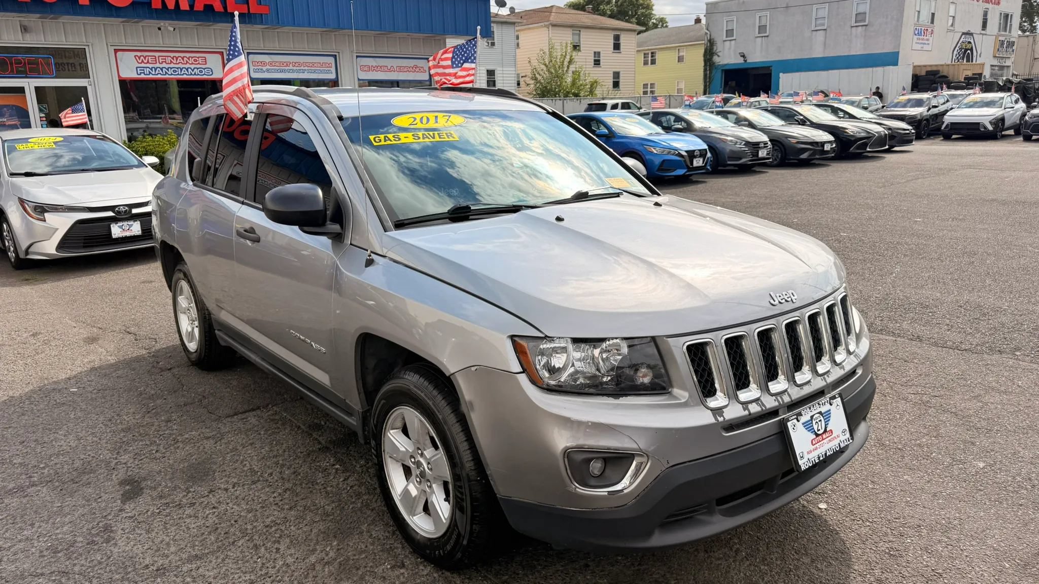 Used 2017 Jeep Compass Sport FWD image 2