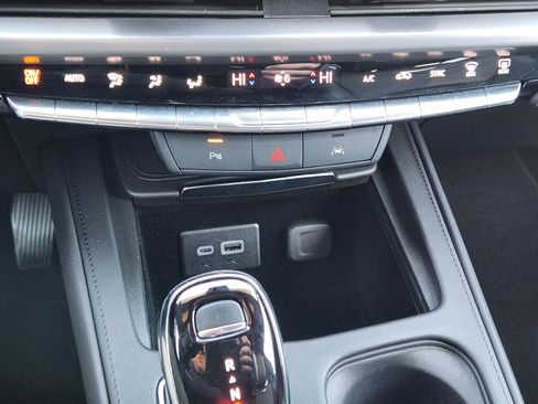 Certified 2024 Cadillac XT4 Premium Luxury image 18