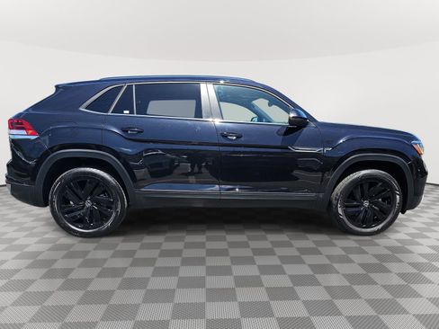 Used 2022 Volkswagen Atlas Cross Sport SE FWD image 4