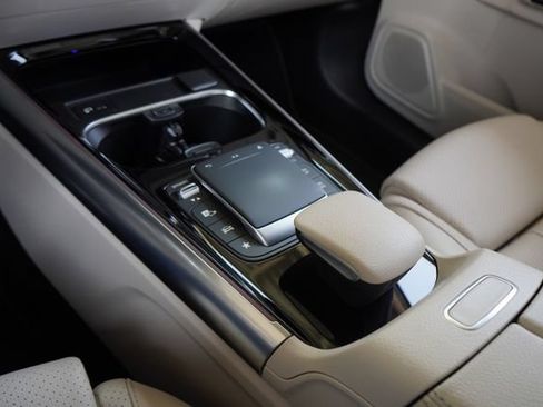 Certified 2022 Mercedes-Benz GLA 250 4MATIC image 22