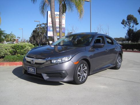 Used 2018 Honda Civic EX image 8