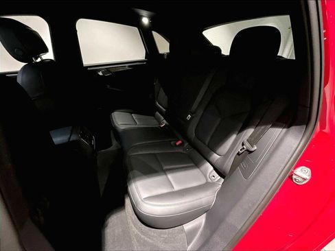 Used 2024 Porsche Macan image 31
