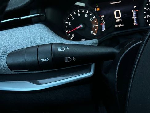 Used 2025 Jeep Compass Latitude image 36