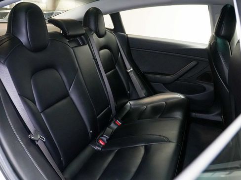 Used 2018 Tesla Model 3 Long Range RWD image 16