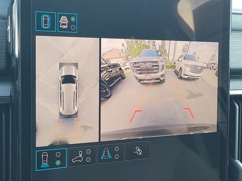 Used 2026 GMC Acadia AT4 w/ Luxury Package image 15