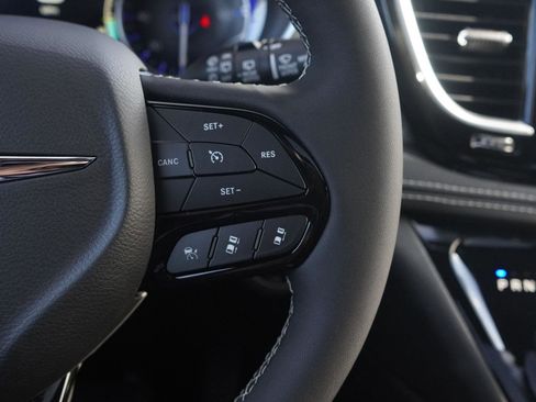 New 2026 Chrysler Pacifica Limited w/ S Appearance Package image 19