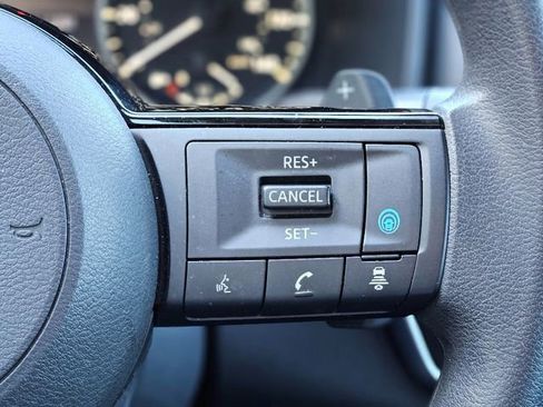 Certified 2023 Nissan Rogue SV image 18