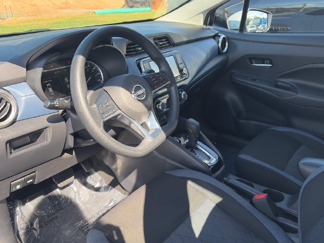 Used 2025 Nissan Versa SV FWD image 25