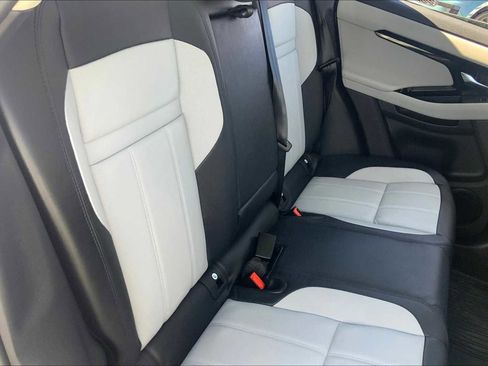 Used 2025 Land Rover Range Rover Evoque Dynamic SE image 18