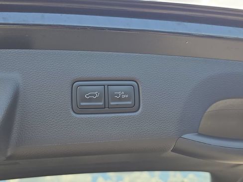 New 2026 Kia Carnival EX FWD image 11