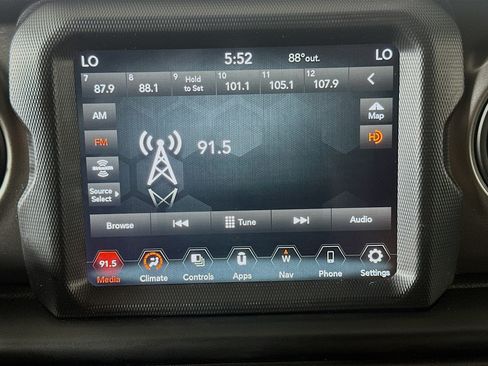 Used 2023 Jeep Wrangler Unlimited w/ Sun & Screen Package AWD/4WD image 19