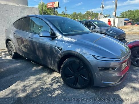 Used 2026 Tesla Model Y Long Range RWD image 5