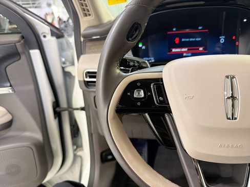 Used 2024 Lincoln Corsair Reserve image 14