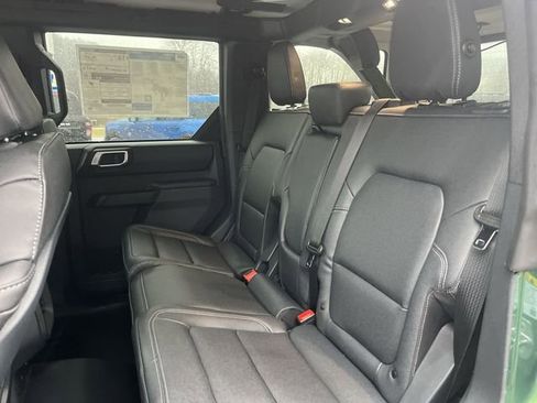 New 2025 Ford Bronco Badlands image 25