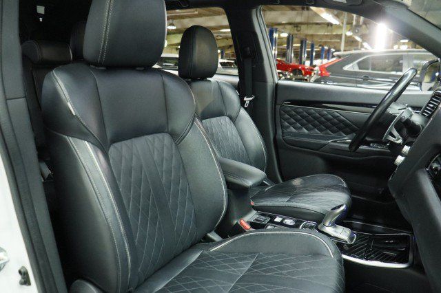Used 2020 Mitsubishi Outlander GT AWD/4WD image 23