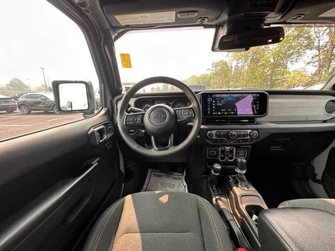 Used 2024 Jeep Wrangler Unlimited Sport AWD/4WD image 18