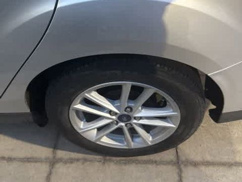 Used 2018 Ford Focus SE image 8
