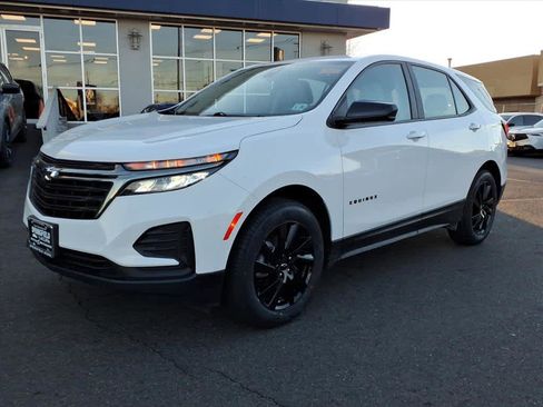 Used 2024 Chevrolet Equinox LS w/ Sport Edition image 3