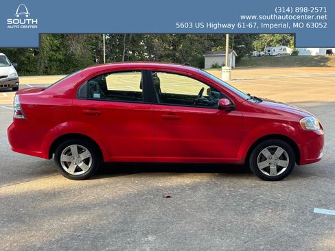 Used 2010 Chevrolet Aveo LT image 4