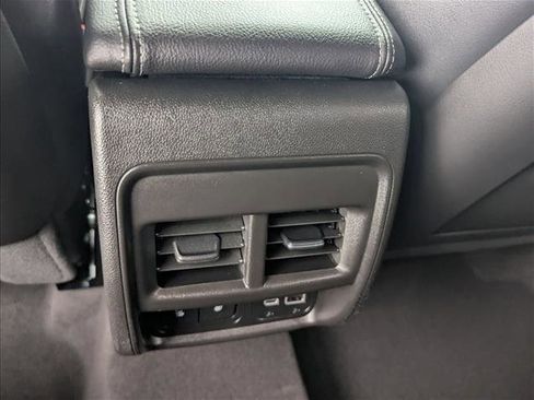 Used 2024 Cadillac XT4 Premium Luxury image 17