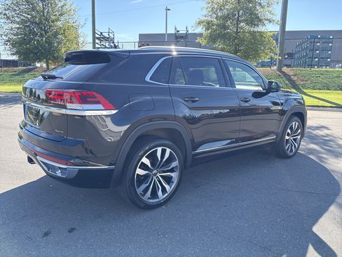 Used 2023 Volkswagen Atlas Cross Sport SEL Premium R-Line AWD/4WD image 9