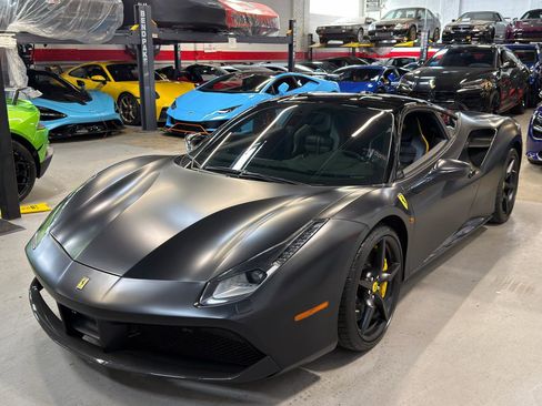Used 2018 Ferrari 488 GTB image 11
