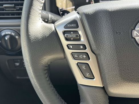 Used 2024 Nissan Titan SV w/ SV Convenience Package image 12