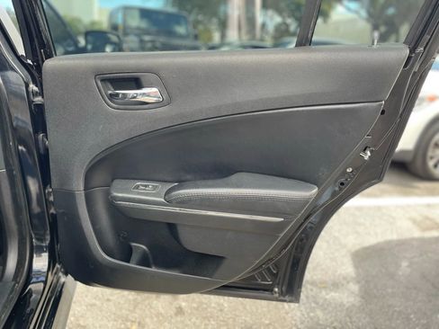 Used 2013 Dodge Charger SE image 32
