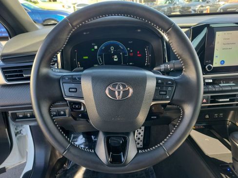 Used 2025 Toyota Camry SE image 23