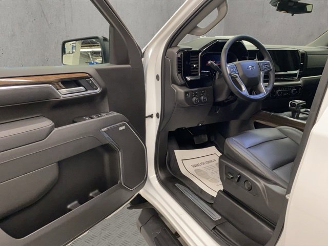 Used 2026 Chevrolet Silverado 1500 RST w/ Convenience Package II AWD/4WD image 19